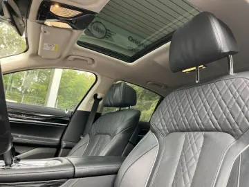 BMW 750 i xDrive   Standh. Laser TV Glasdach AHK