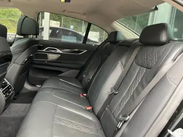 BMW 750 i xDrive   Standh. Laser TV Glasdach AHK