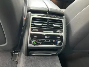 BMW 750 i xDrive   Standh. Laser TV Glasdach AHK