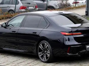 BMW 740d xDrive  M SPORT PRO  ICONIC G  BOWERS & WIL