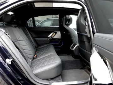 BMW 740d xDrive  M SPORT PRO  ICONIC G  BOWERS & WIL