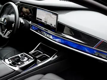 BMW 740d xDrive  M SPORT PRO  ICONIC G  BOWERS & WIL