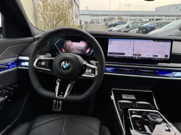 BMW 740d xDrive  M SPORT PRO  ICONIC G  BOWERS & WIL