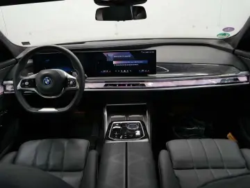 BMW 750e xDrive UPE 167T€