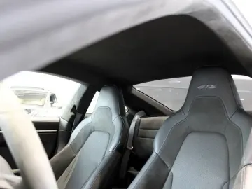 PORSCHE 911 Carrera 4 GTS T-Hybrid Inno Carbon Burm PASM