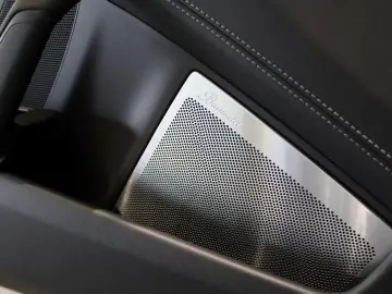 PORSCHE 911 Carrera 4 GTS T-Hybrid Inno Carbon Burm PASM