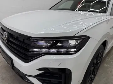 VW Touareg R 4Motion eHybrid MATRIX PANO HEAD-UP
