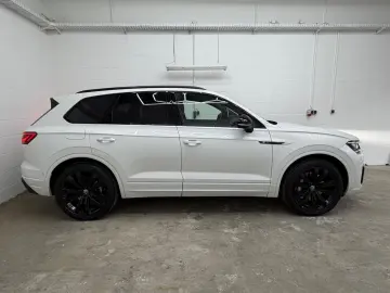 VW Touareg R 4Motion eHybrid MATRIX PANO HEAD-UP