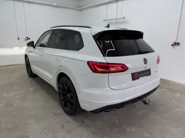 VW Touareg R 4Motion eHybrid MATRIX PANO HEAD-UP