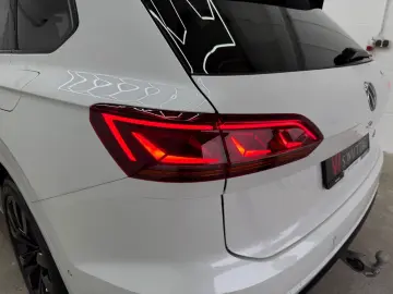 VW Touareg R 4Motion eHybrid MATRIX PANO HEAD-UP