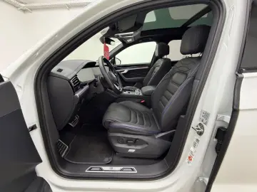 VW Touareg R 4Motion eHybrid MATRIX PANO HEAD-UP