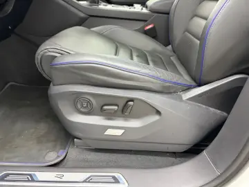 VW Touareg R 4Motion eHybrid MATRIX PANO HEAD-UP