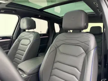 VW Touareg R 4Motion eHybrid MATRIX PANO HEAD-UP