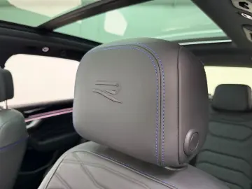 VW Touareg R 4Motion eHybrid MATRIX PANO HEAD-UP