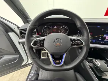VW Touareg R 4Motion eHybrid MATRIX PANO HEAD-UP