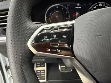 VW Touareg R 4Motion eHybrid MATRIX PANO HEAD-UP