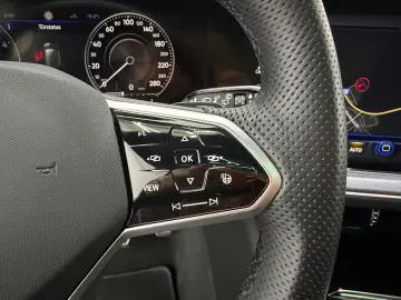 VW Touareg R 4Motion eHybrid MATRIX PANO HEAD-UP