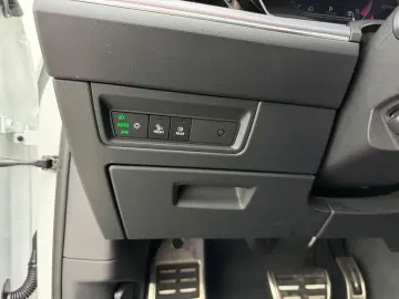 VW Touareg R 4Motion eHybrid MATRIX PANO HEAD-UP