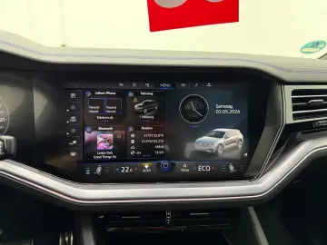 VW Touareg R 4Motion eHybrid MATRIX PANO HEAD-UP
