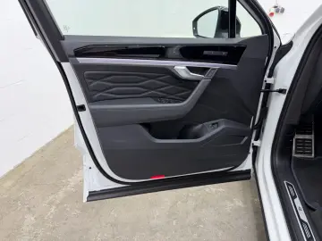 VW Touareg R 4Motion eHybrid MATRIX PANO HEAD-UP