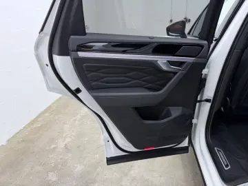 VW Touareg R 4Motion eHybrid MATRIX PANO HEAD-UP