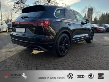 VW Touareg 3.0 V6 TDI Mwst.11.491 EUR auswb. VOLL !