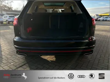 VW Touareg 3.0 V6 TDI Mwst.11.491 EUR auswb. VOLL !