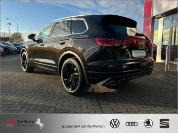 VW Touareg 3.0 V6 TDI Mwst.11.491 EUR auswb. VOLL !