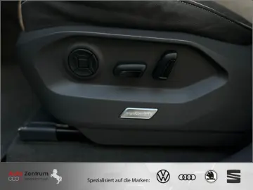 VW Touareg 3.0 V6 TDI Mwst.11.491 EUR auswb. VOLL !