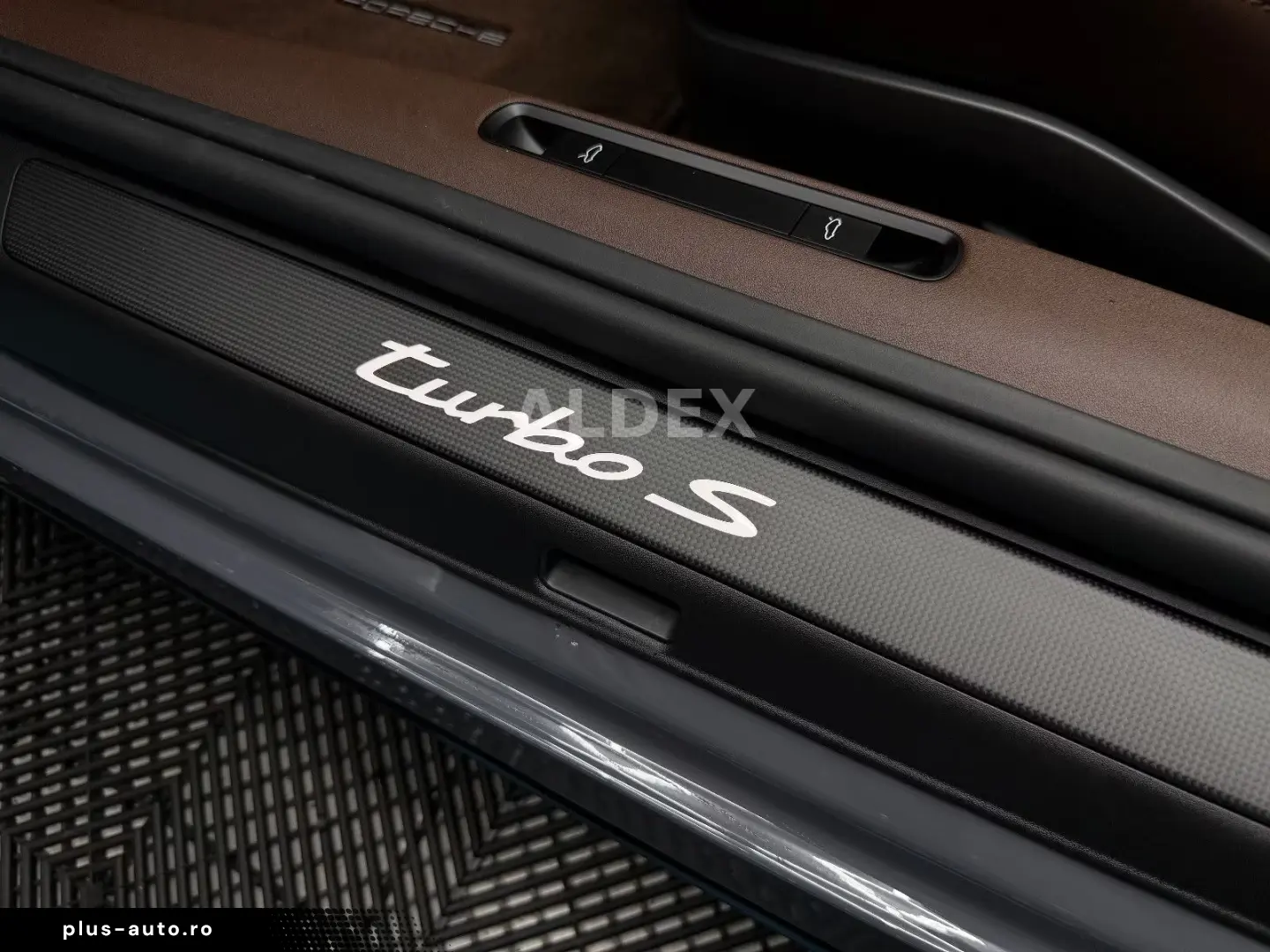 Porsche 992 .2 Turbo S Cabrio FULL CARBON