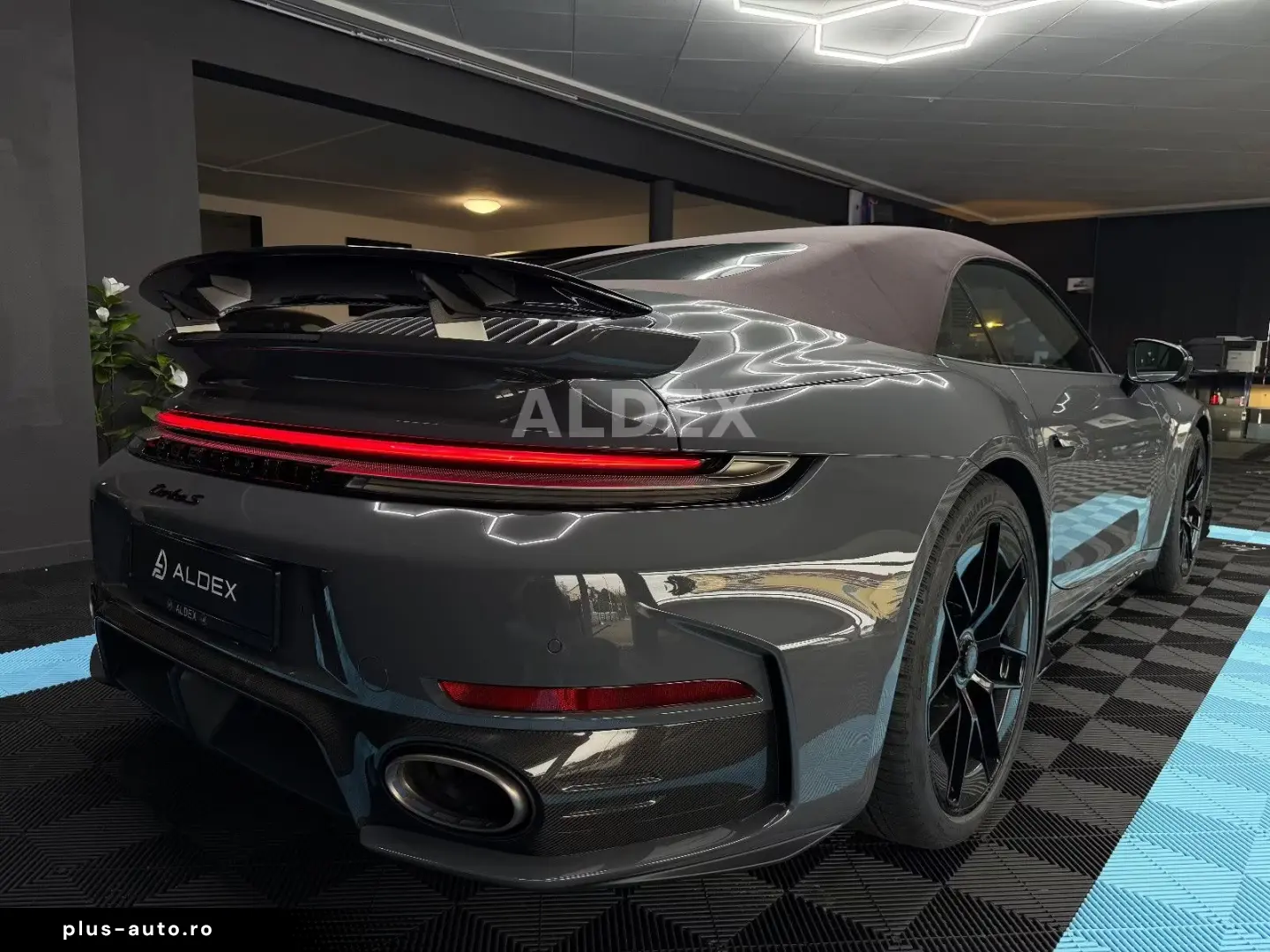Porsche 992 .2 Turbo S Cabrio FULL CARBON