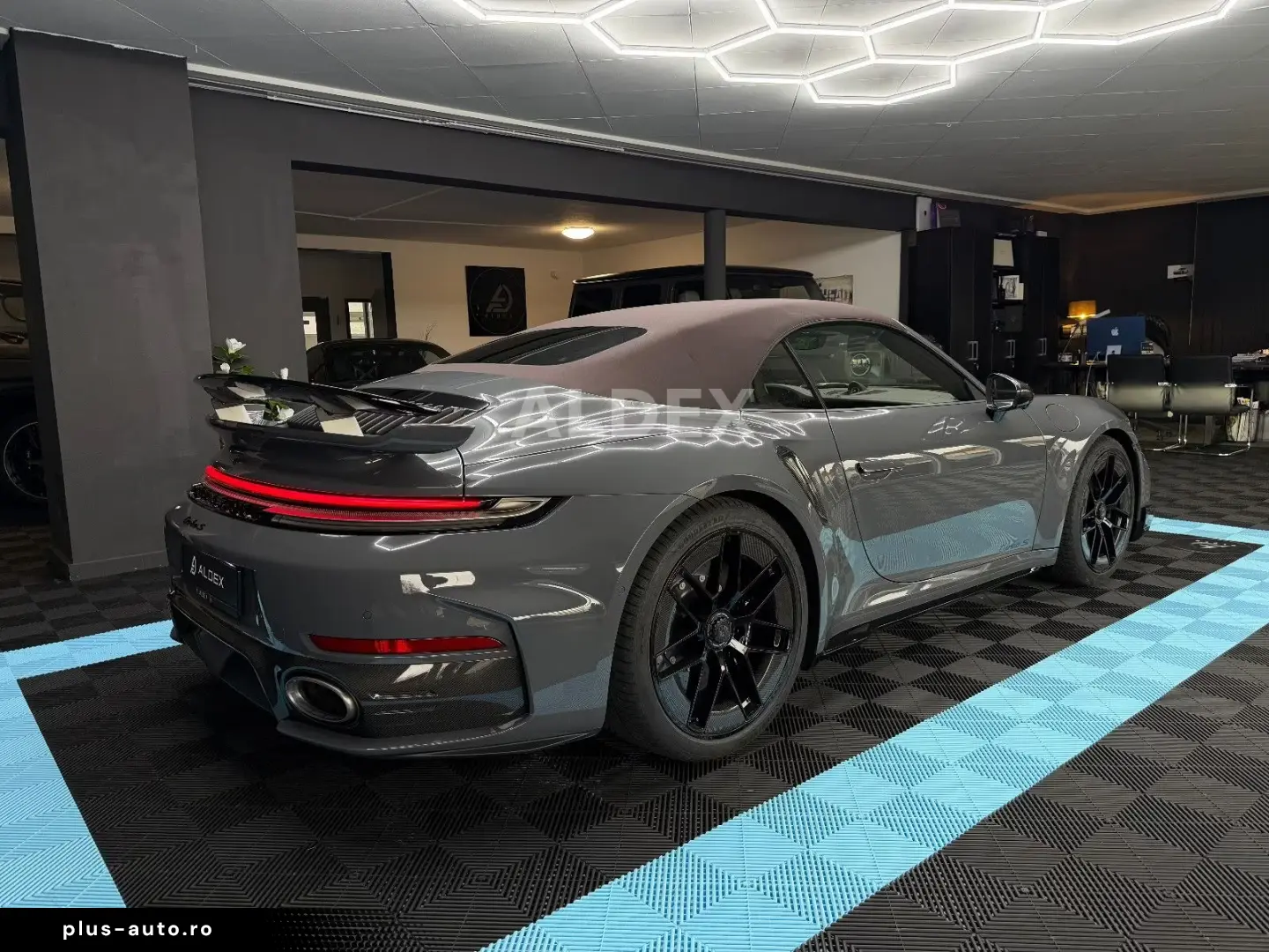 Porsche 992 .2 Turbo S Cabrio FULL CARBON