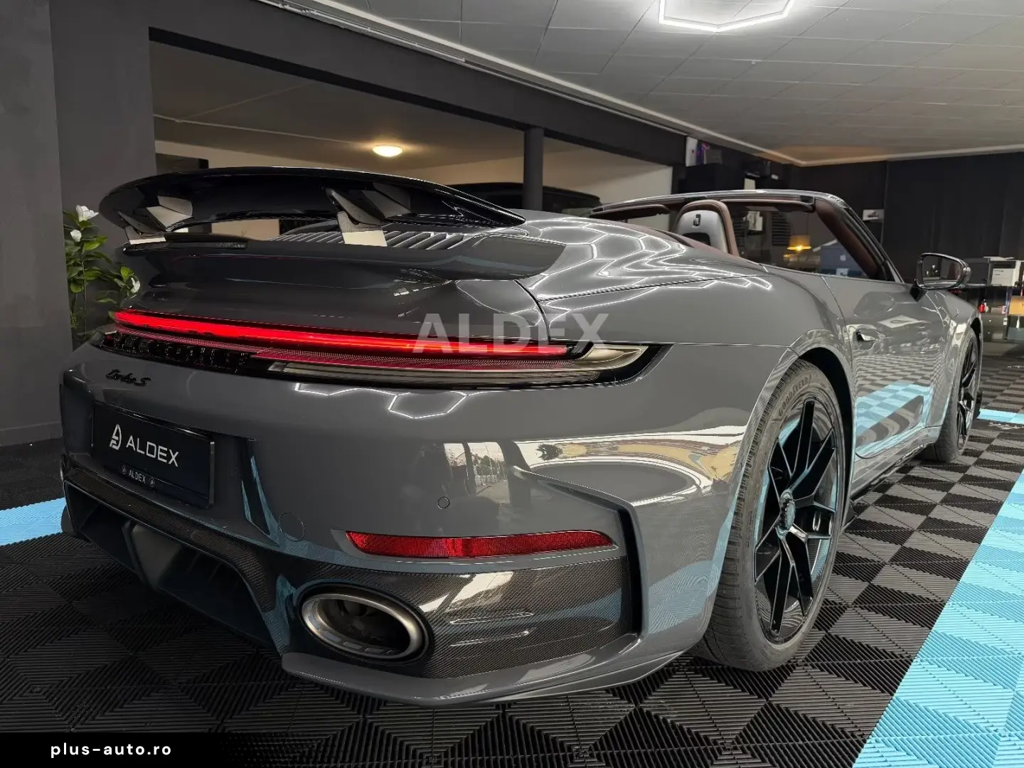 Porsche 992 .2 Turbo S Cabrio FULL CARBON