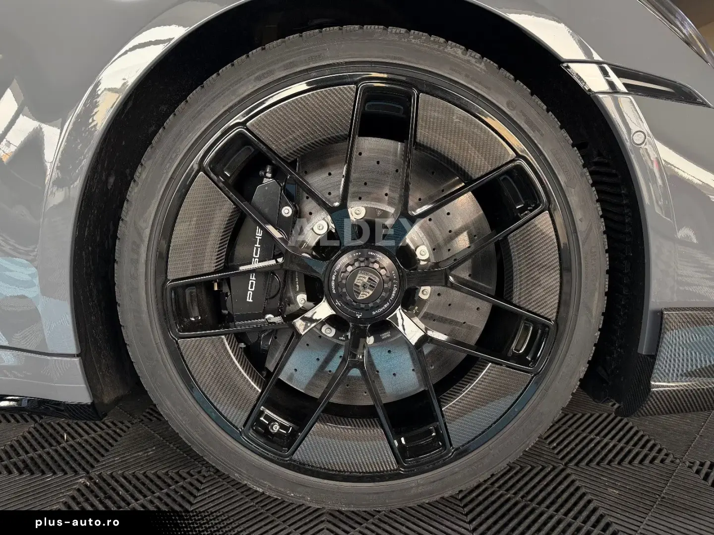 Porsche 992 .2 Turbo S Cabrio FULL CARBON