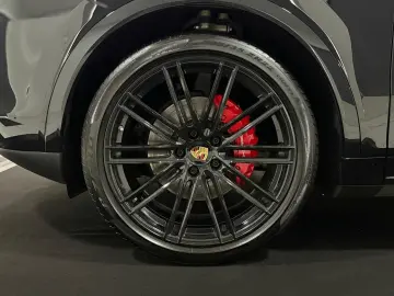 PORSCHE Cayenne COUPE E-Hybrid Platinum SPORT-DESIGN