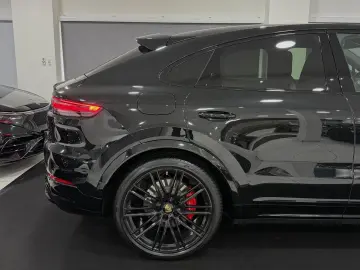 PORSCHE Cayenne COUPE E-Hybrid Platinum SPORT-DESIGN