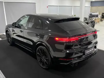 PORSCHE Cayenne COUPE E-Hybrid Platinum SPORT-DESIGN