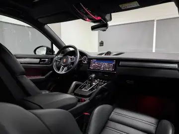 PORSCHE Cayenne COUPE E-Hybrid Platinum SPORT-DESIGN