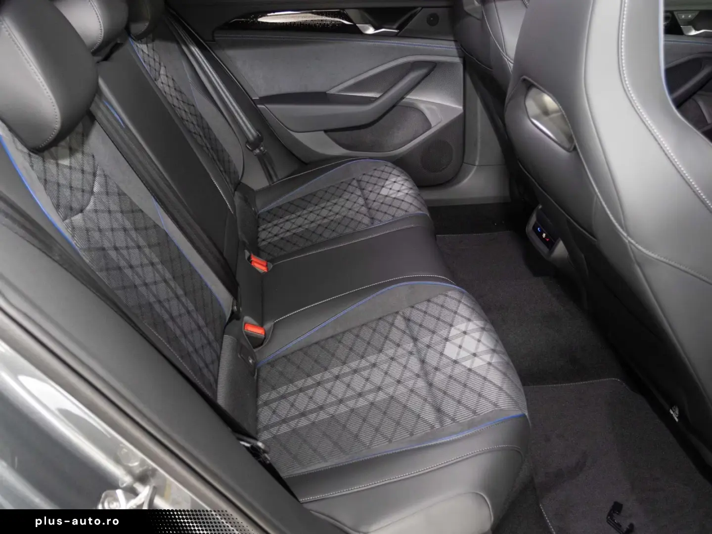 Volkswagen Passat Variant 2.0 TDI DSG R-Line