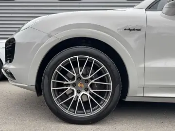 PORSCHE Cayenne E-Hybrid Platinum Edition