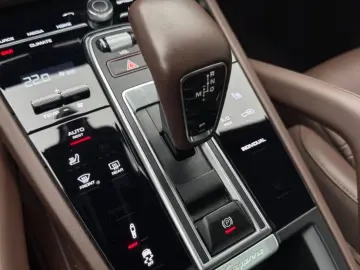 PORSCHE Cayenne E-Hybrid Platinum Edition