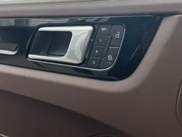 PORSCHE Cayenne E-Hybrid Platinum Edition