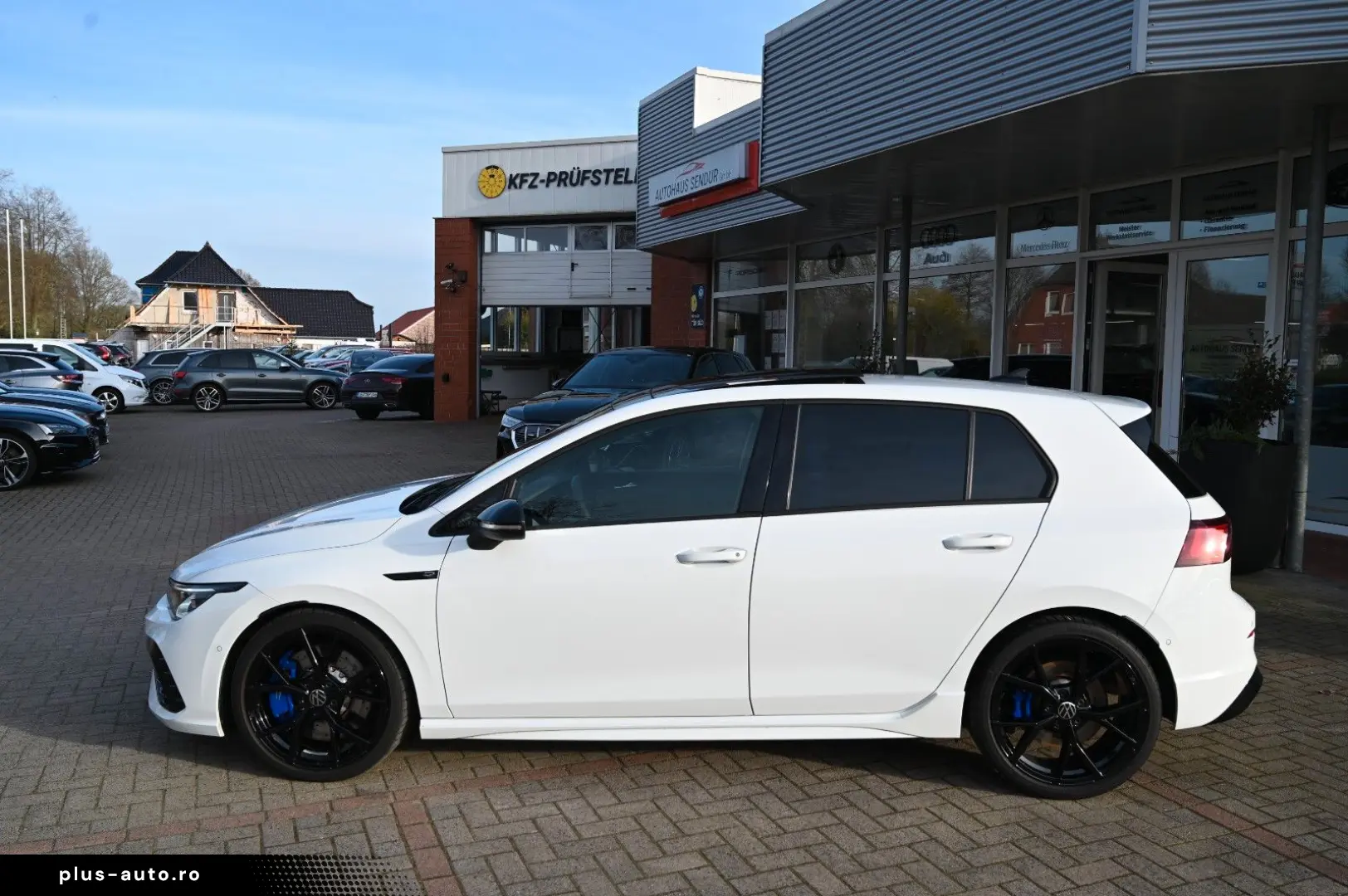 VW Golf VIII Lim. R 4Motion  ACC   PANO   R-SPORT