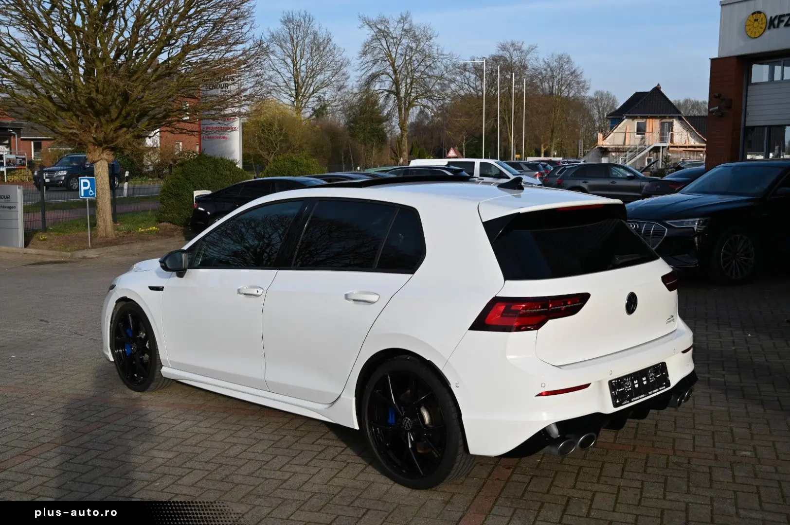 VW Golf VIII Lim. R 4Motion  ACC   PANO   R-SPORT