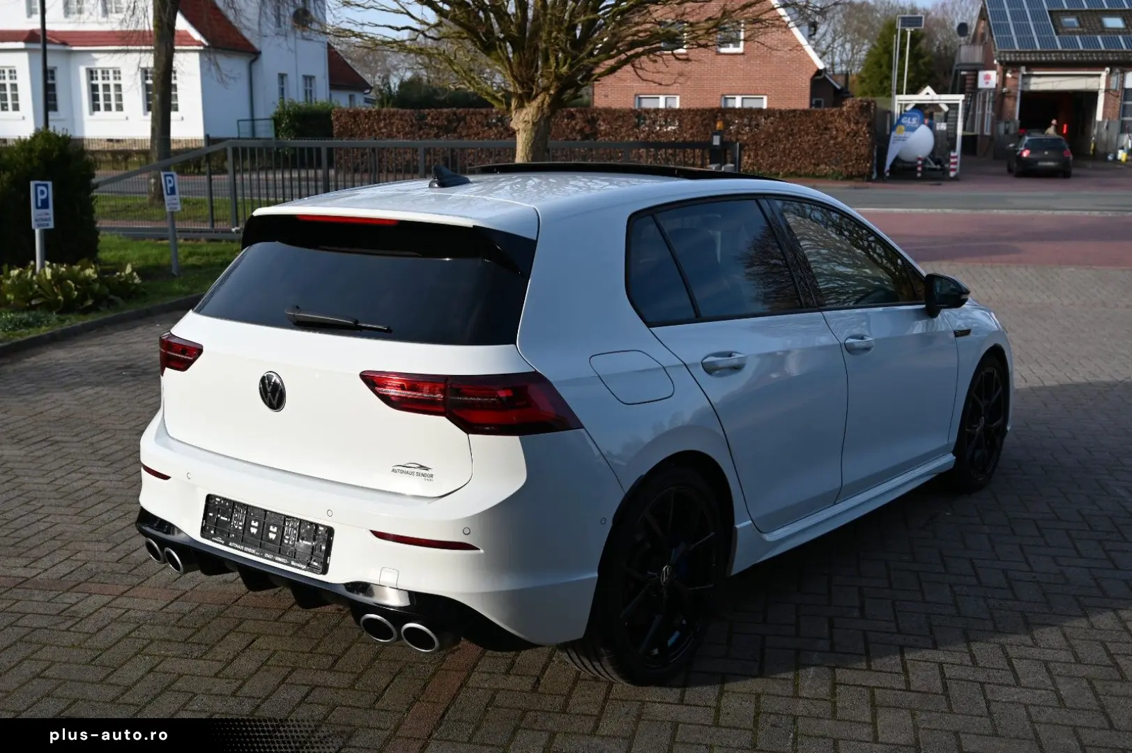 VW Golf VIII Lim. R 4Motion  ACC   PANO   R-SPORT