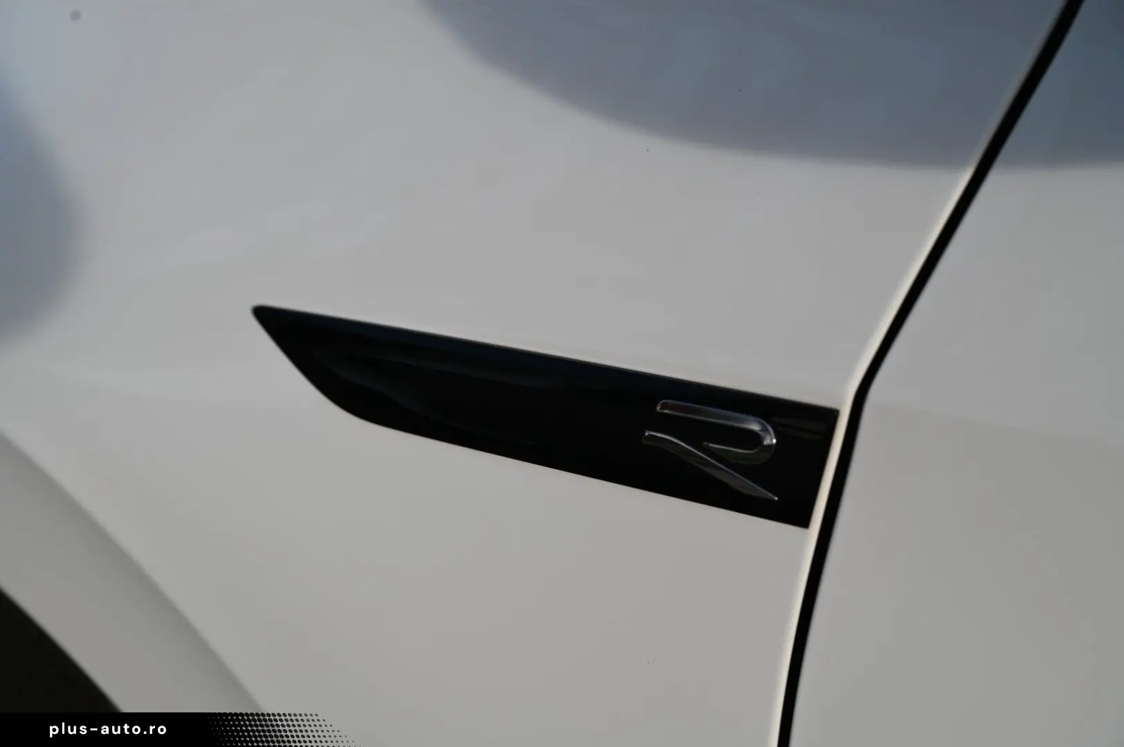 VW Golf VIII Lim. R 4Motion  ACC   PANO   R-SPORT