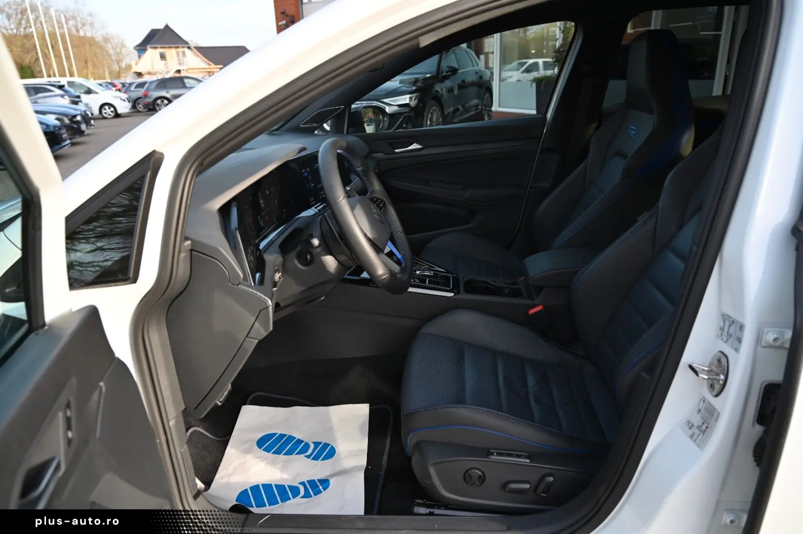 VW Golf VIII Lim. R 4Motion  ACC   PANO   R-SPORT