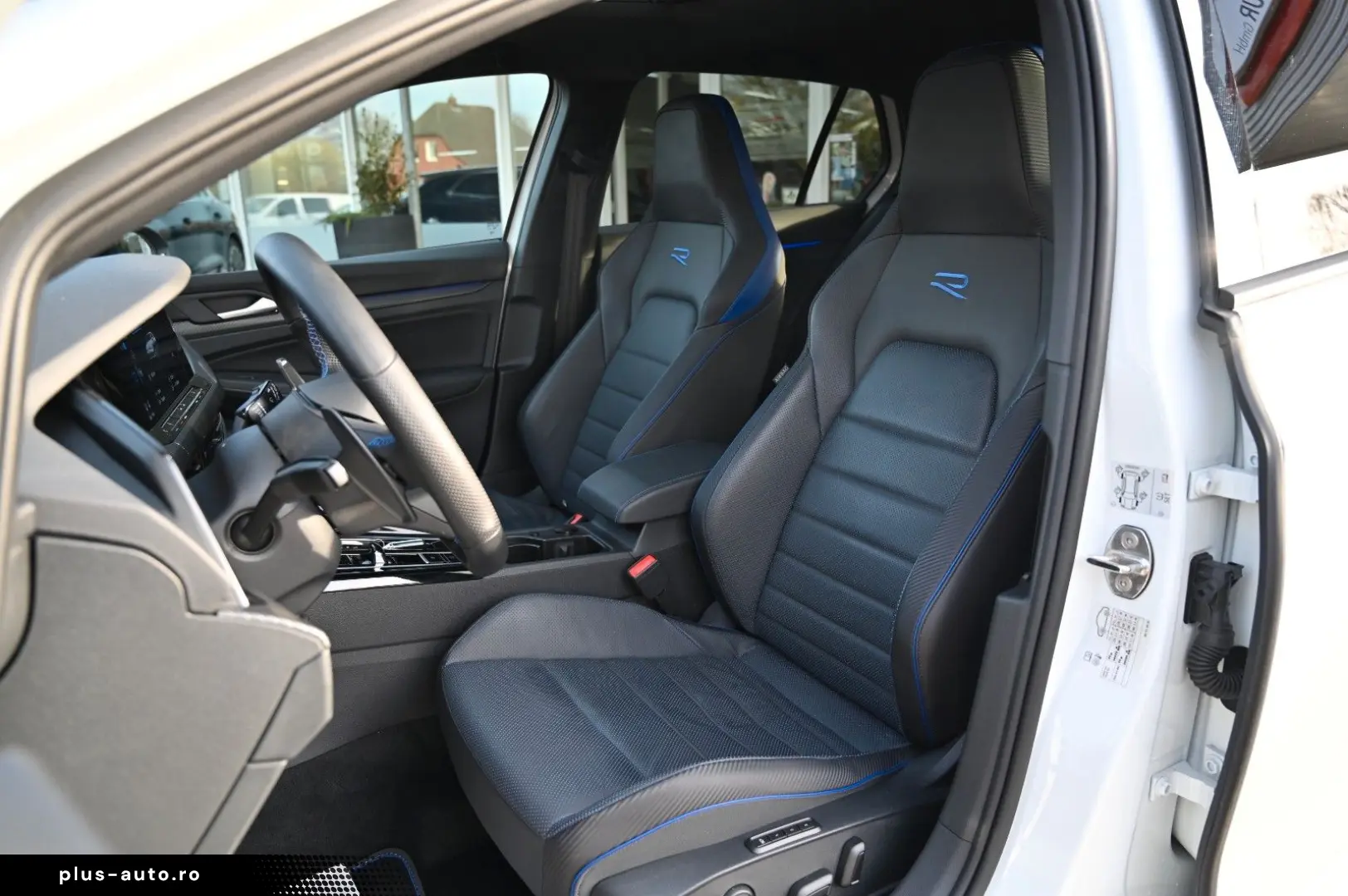 VW Golf VIII Lim. R 4Motion  ACC   PANO   R-SPORT