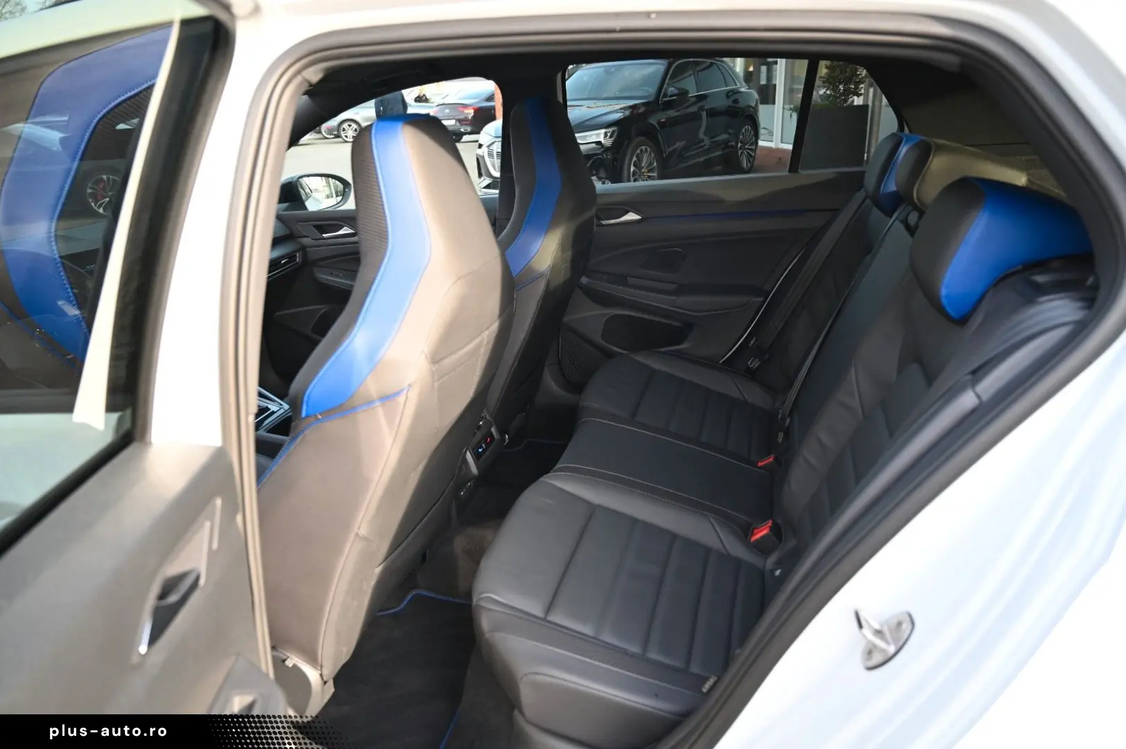 VW Golf VIII Lim. R 4Motion  ACC   PANO   R-SPORT