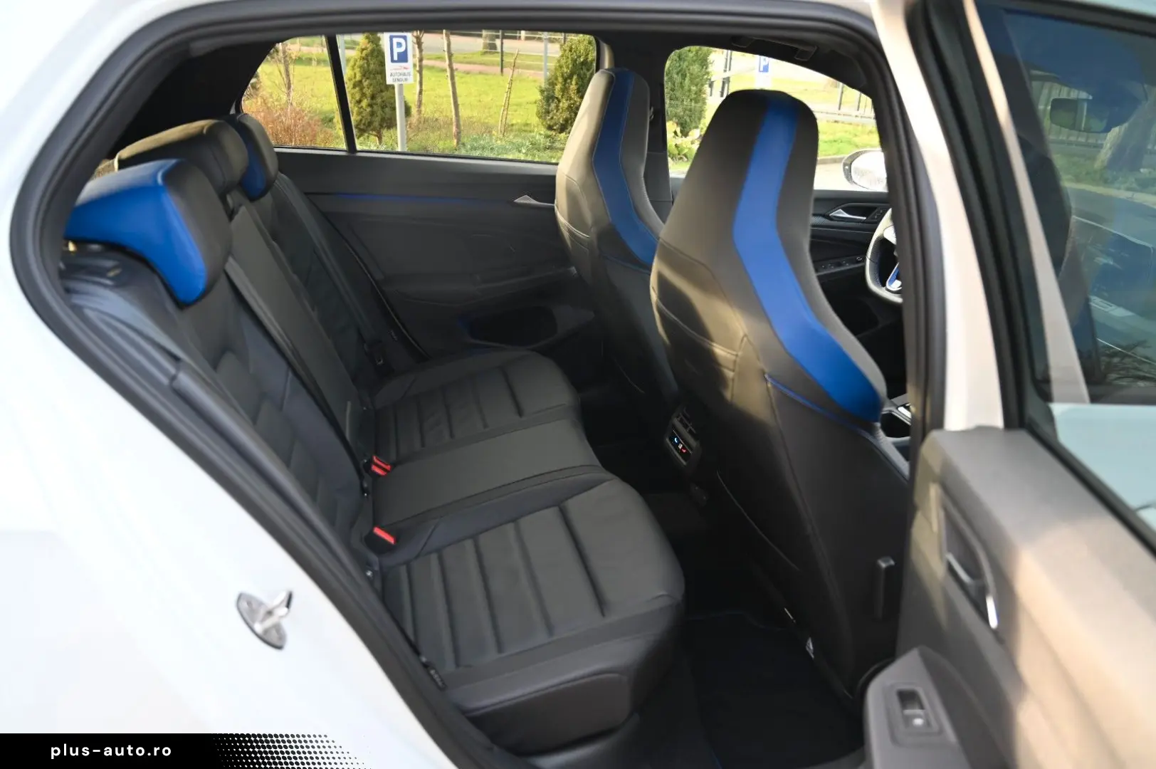 VW Golf VIII Lim. R 4Motion  ACC   PANO   R-SPORT
